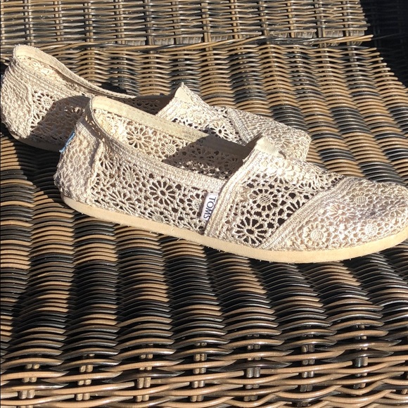Ivory Lace Toms - Picture 3 of 5